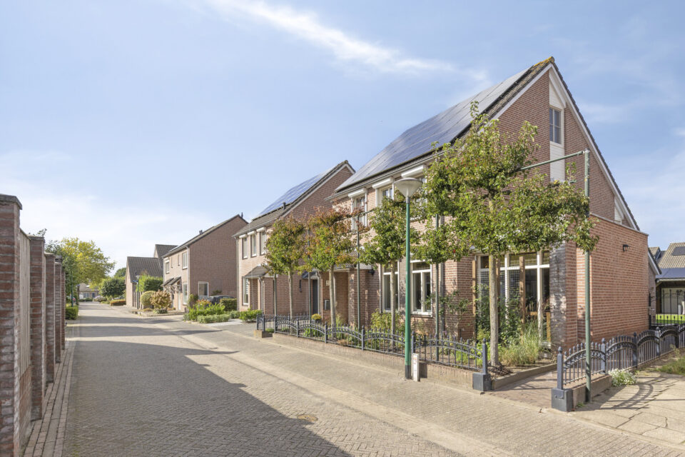 Twee-onder-één-kap te koop: Pastoor van Erpstraat 18, Sint Anthonis